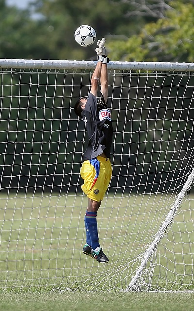 场上频频碰 场上频频碰